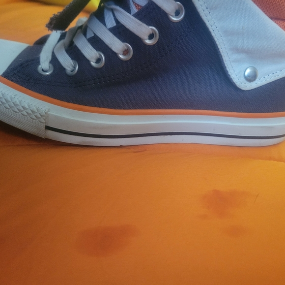 Converse - Picture 3 of 8